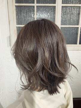 ネオリーブ シュシュ 神保町店(Neolive susu) 畠山雄大 外ハネスタイル・グレージュ・メルティーカラー