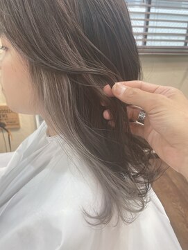 アトリエ ナルー(atelier NALU) イヤリングカラー、ホワイトベージュ系