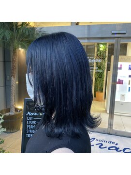 ソワンドゥブレス 大日店 (soin de brace) : ネイビーブラック×くびれヘア