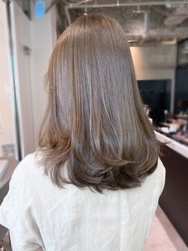 アルバム 銀座(ALBUM GINZA) カーキベージュくびレイヤーエモージュ_ba478881