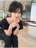 黒髪でも子供っぽく見えないショートヘア