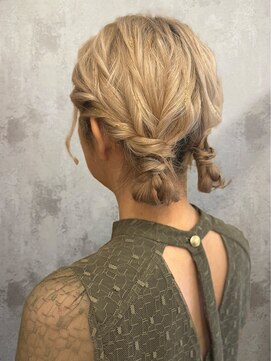 ヘアアレンジメント ボガスティーズ 溝の口店(Hair arrangement Vogusty's) ツインお団子