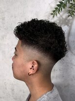 ハーシーバイアポロ 相模大野(HERSHE by apollo) MEN’S HAIR/ブルーブラック/フェザーパーマ/ハイライト