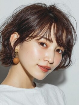 シンプルなのに上品。一人ひとりに似合う髪型をご提案。