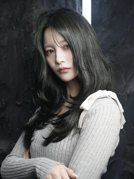 K Jingu オリーブカラー×レイヤーカット