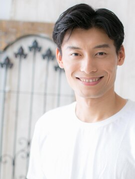 理容ハンサム 戸田公園店 ワイルドな七三アップバング黒髪大人ショートE戸田公園