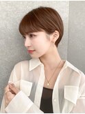 ショート×顔周り×前髪×シルキーベージュ×グレージュカラー
