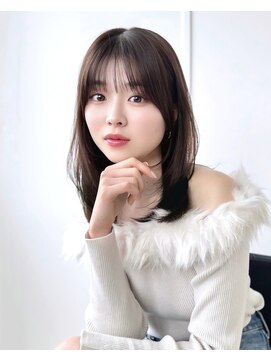 カシュカシュ 表参道(cache cache) 薄め前髪顔まわりレイヤーシースルーぱっつん前髪おくれ毛