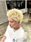 メンズブロンドスパイキーショートケアブリーチカラー