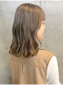 ウェーブヘア サンドベージュ ダブルカラー ミディアムレイヤー
