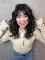 ブルーメ(Blume...)&nbsp;抜け感ウェーブ巻き/ミディアム/暗髪/今っぽヘア