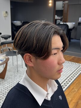 ザデイトウキョウ 表参道 青山(THE DAY TOKYO) MEN’S/サーフカール/刈り上げセンターパート/表参道駅/青山