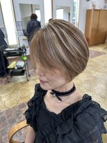 エクリュ(eKuryu)&nbsp;ミニマムボブハイライトベージュ