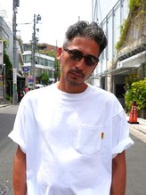 ガズル ハラジュク(GUZZLE HARAJUKU) 白髪がカッコいい!刈り上げワイルドアップバングショートパーマ