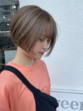 グリーン(green) 柔らかベージュでヘルシーなボブ bymisaki