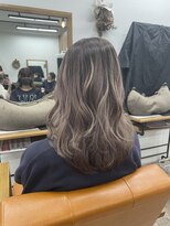 ルチナ 秦野(Lucina)&nbsp;ミディアム/巻き髪/ベージュ/ダブルカラー