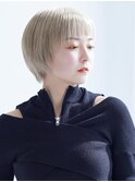 【over hair】丸みショート×プラチナブロンド
