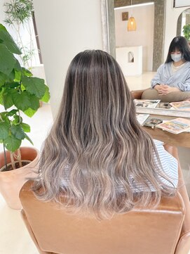 ラウレア(LAULEA) バレイヤージュカラー