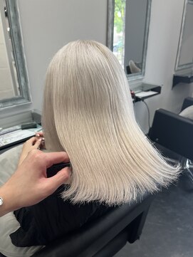 バレ(BALE) ホワイトブロンド/ブリーチ/ハイトーン/滋賀ハイトーン/草津