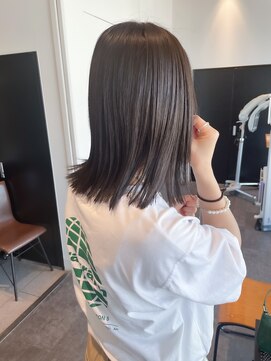 クーナバイトマト 横浜(Cuna by TOMTO) 【MISATO】オリーブカラー_切りっぱなしボブ