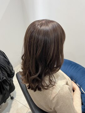 イルミ(iLUMi) iLUMi × ブラウンカラー