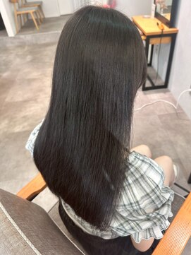 ミュラ(mulah) 透明感カラーアッシュグレージュ*艶髪ストレートヘアロング