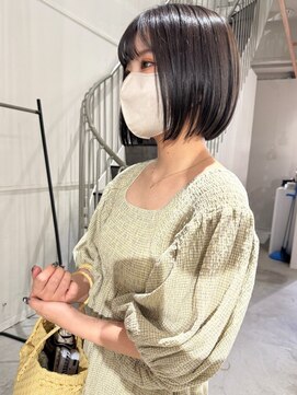 カミエ(kamie) グレージュボブ×透明感カラー、艶髪トリートメント仕上げ