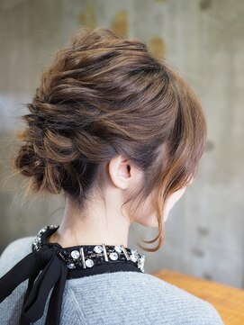 ノエル ヘアー アトリエ(Noele hair atelier) 『Noele』ツイスト編みアップアレンジ