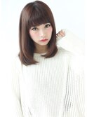 ナチュラル小顔ミディアムヘアで可愛くいきましょう！