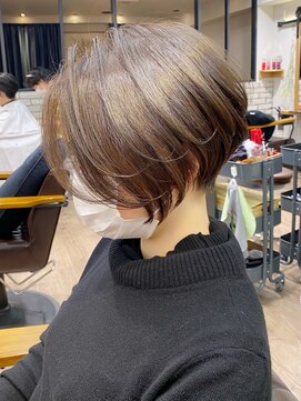 アヴァロン(AVALON) 愛され大人ショートボブ・アッシュベージュ【BISA】