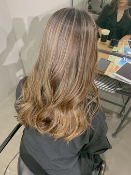 モノトーン(MONOTONE) コントラストハイライト