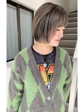 ルーム(Loom.) デザインカラー　切りっぱなしボブ　ハイライト