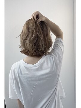 エン シエナ(en Siena) ミルキーベージュ《ミディアム》