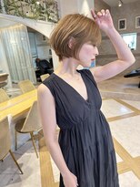 ロンド ストラーダ 心斎橋(Lond strada)&nbsp;ショート×ハイライト白髪ぼかし×切りっぱなしボブ[心斎橋]