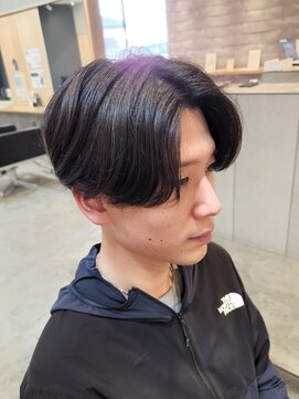 ニアウ 伊勢崎連取店(Niau) 刈り上げセンターパートメンズニュアンスパーマ