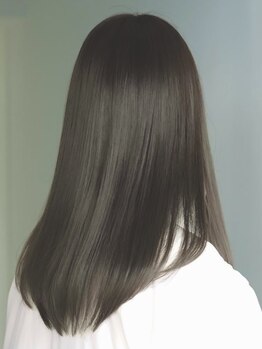 トワ(toi.)の写真/まっすぐすぎない、やわらかく動くストレートで触れたくなる、素髪のようなサラツヤ質感