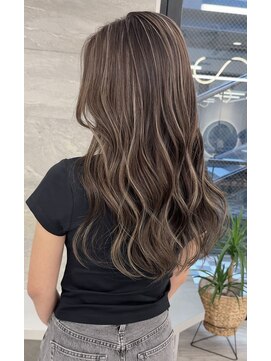 リュストル 町田(LUSTRE) 【大人の抜け感赤みゼロの細め大人ハイライト】