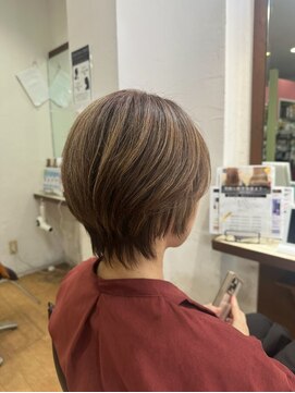 カラーサロンビスカリア 相模原エリア 淵野辺駅店(Color salon Biscaria) 白髪ぼかしハイライト