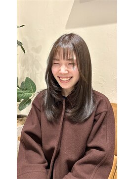 アフェクション 大曽根店 ミディアムレイヤーハッシュカットダークグレーアッシュブラウン