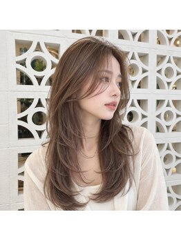 クレメンテ バイ ロスタ(Clemente by Rosta)の写真/顔周りレイヤーで小顔見せ♪骨格に合わせた似合わせカットで今っぽく扱いやすい髪へ