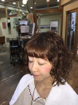 かみきりや Acquto くるくるガーリーヘアー