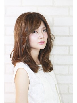 スミール(Smil) アッシュブラウンで魅せる大人スタイル
