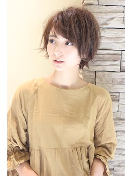 レウナ 外苑前(Reuna) 大人可愛くニュアンスショート 束感ショート
