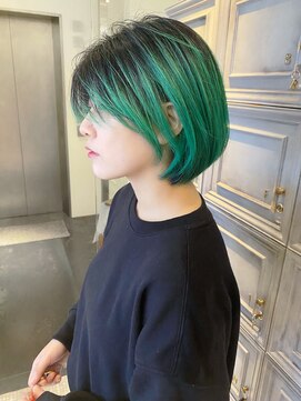 ベチカ(vetica) エメラルドグリーングラデーション×ハンサムボブ