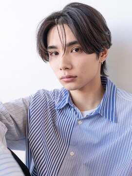 イオ 本厚木(io) 毛流れセンターパートウルフニュアンスパーマメンズカット