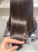 髪に優しい酸性ストレートと、柔らかく艶のある透明感カラー☆