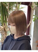 ミルクティーベージュハイトーンカラーボブミニボブ内巻きボブ