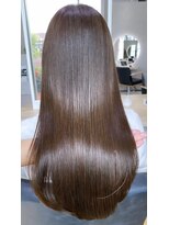 ジーナ 福岡天神(Zina) Premium髪質改善トリートメント × Khaki Grayge