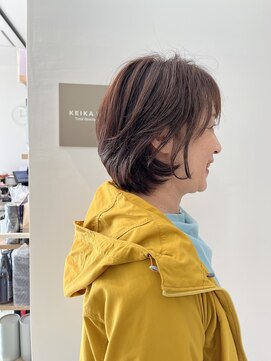 小顔効果抜群ひし形シルエットのショットボブ