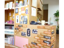 ヘアー コレクトの雰囲気（受付カウンター）